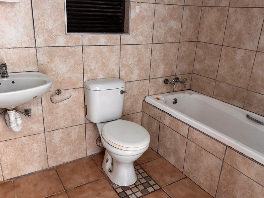 To Let 2 Bedroom Property for Rent in De Almeida Western Cape